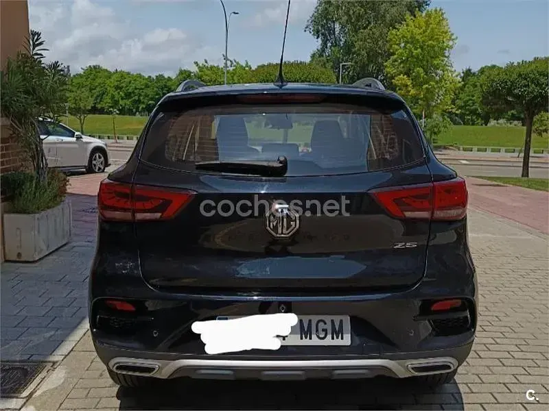 Usado MG ZS Luxury 111 CV (81 kW) 2023 Negro SUV