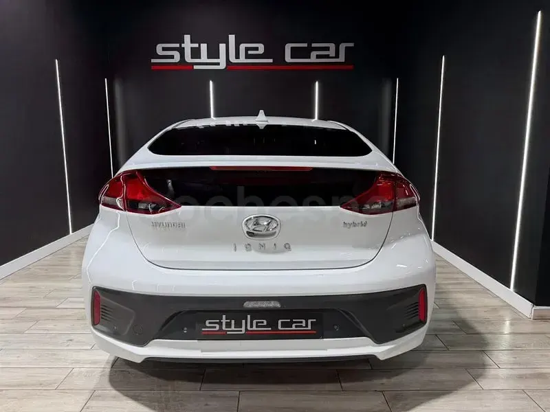 Usado Hyundai Ioniq 141 CV (103 kW) 2019 Blanco Utilitario