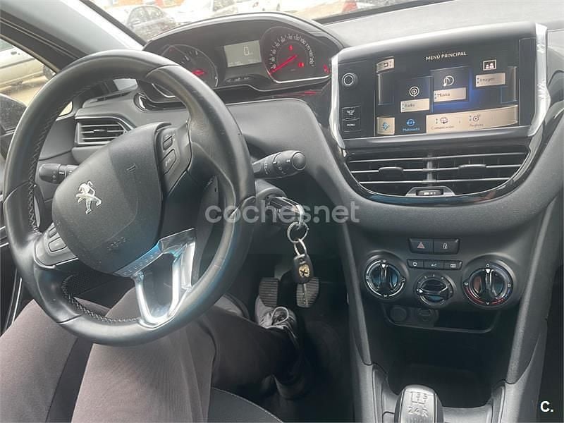 Usado Peugeot 208 Active 68 CV (50 kW) 2014 Azul Utilitario