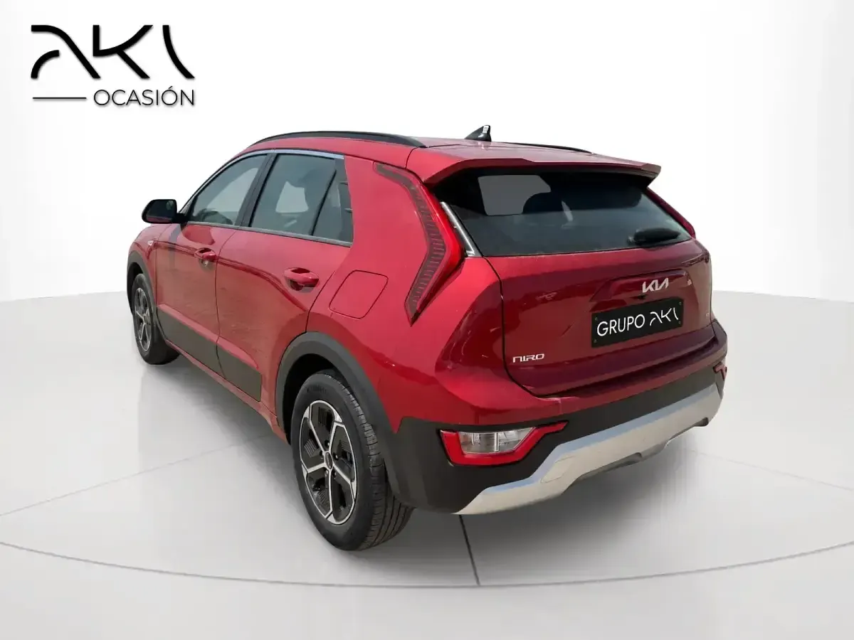 Usado Kia Niro 129 CV (94 kW) 2025 Rojo SUV