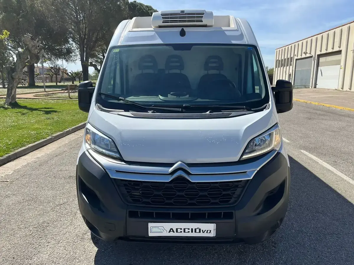 Usado Citroën Jumper 140 CV (102 kW) 2022 Blanco Monovolumen