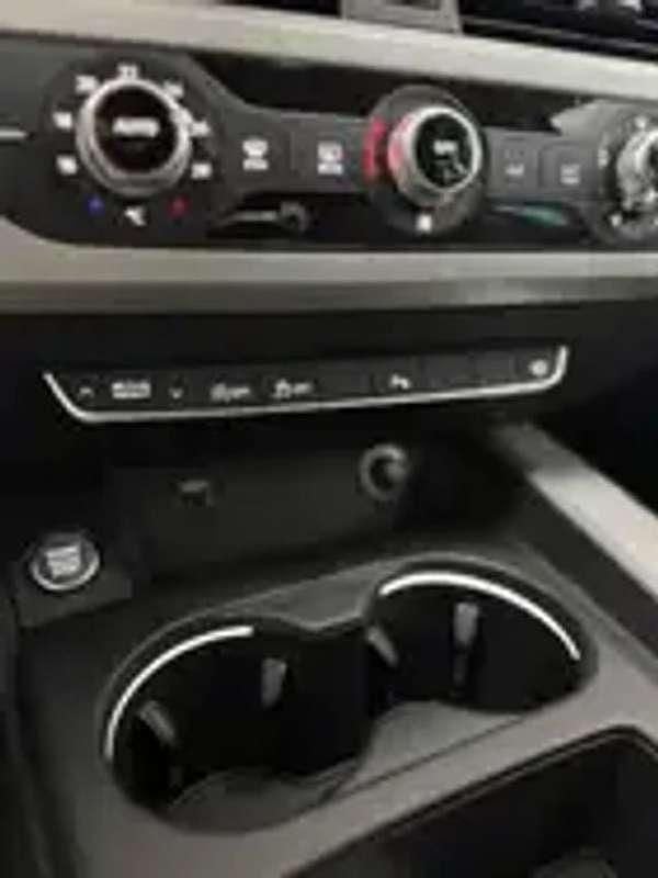 Usado Audi A4 136 CV (100 kW) 2020 Rojo Berlina