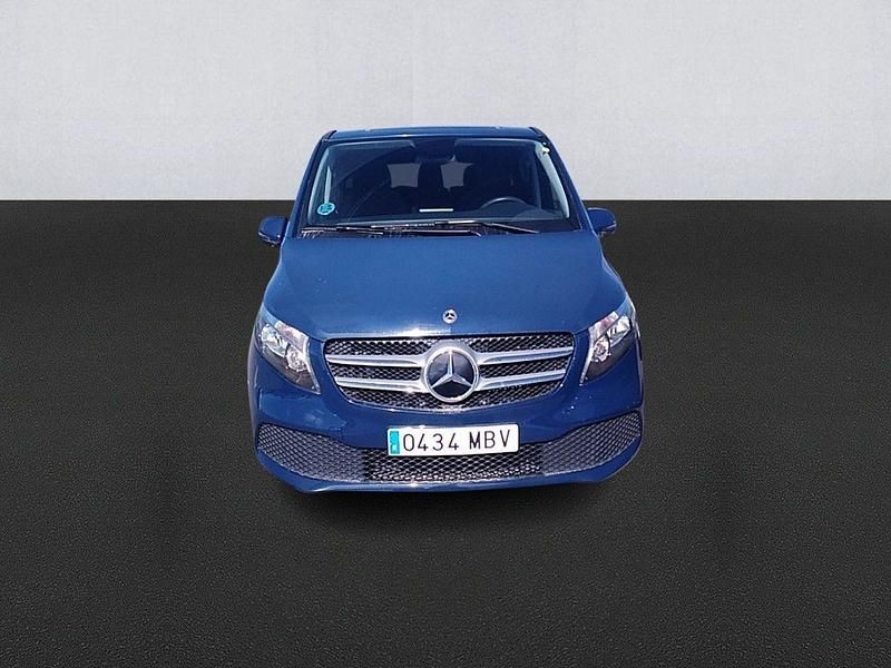 Begagnad Mercedes V220 Avantgarde 163 HK (119 kW) 2022 Blå Minibuss