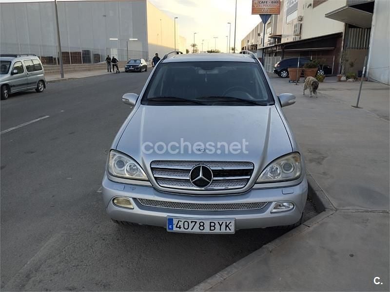 Gris / plata Usado 2002 Mercedes ML400 SUV | 3000 € - Imagen 1/4
