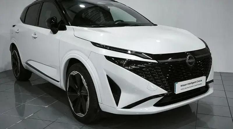 Usado Nissan Qashqai 140 CV (102 kW) 2024 Lunar white con techo midnight SUV
