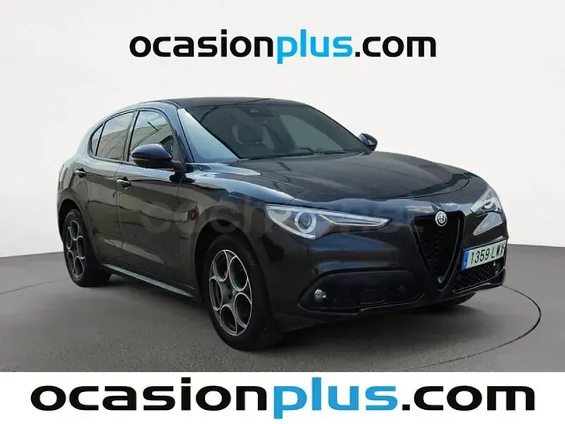 Usado Alfa Romeo Stelvio Sprint 190 CV (139 kW) 2022 Negro SUV