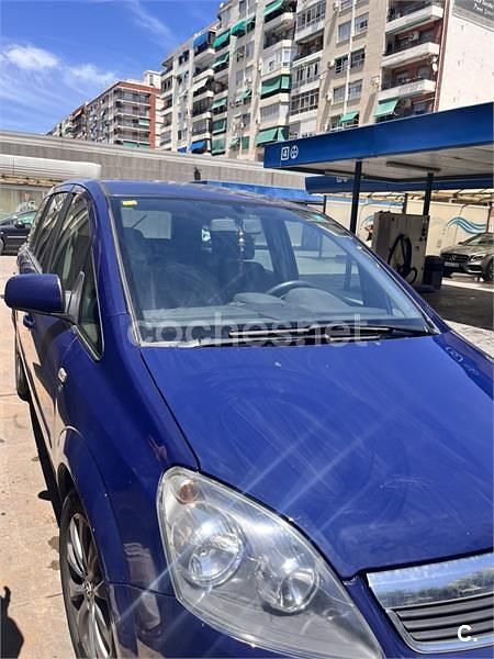 Usado Opel Zafira Essentia 110 CV (80 kW) 2011 Azul Monovolumen