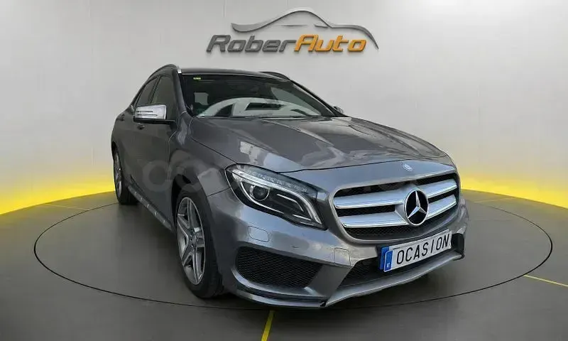 Usado Mercedes GLA220 AMG line 170 CV (125 kW) 2014 Gris / plata SUV
