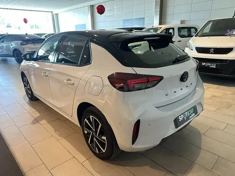 Usado Opel Corsa 100 CV (73 kW) 2025 Blanco Utilitario