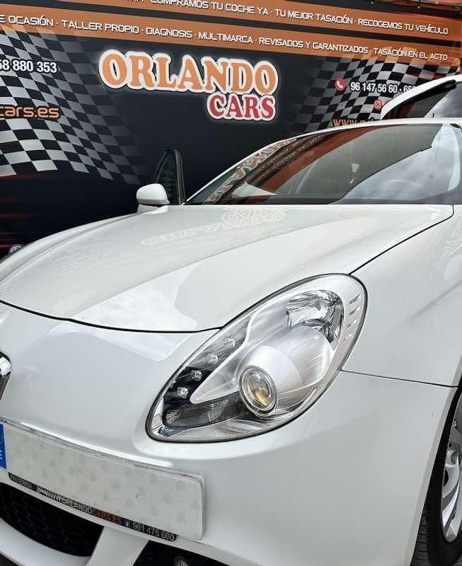 Usado Alfa Romeo Giulietta Distinctive 105 CV (77 kW) 2011 Blanco Utilitario