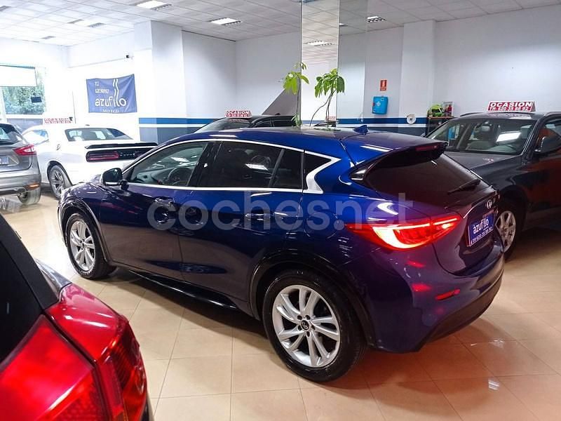 Usado Infiniti Q30 Premium 109 CV (80 kW) 2017 Azul Berlina
