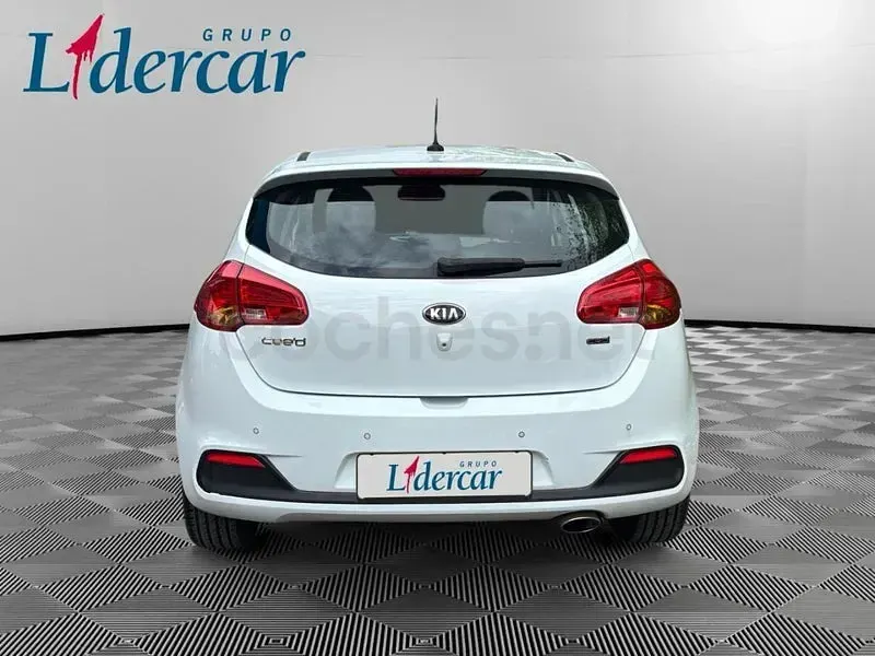 Usado Kia Ceed GT 90 CV (66 kW) 2014 Blanco Berlina
