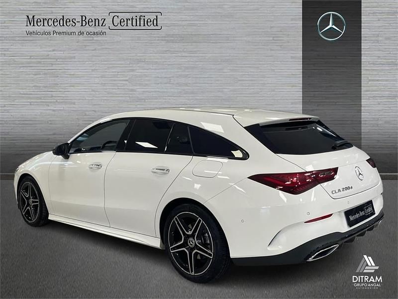 Usado Mercedes CLA200 Shooting Brake 150 CV (110 kW) 2024 Blanco polar Familiar