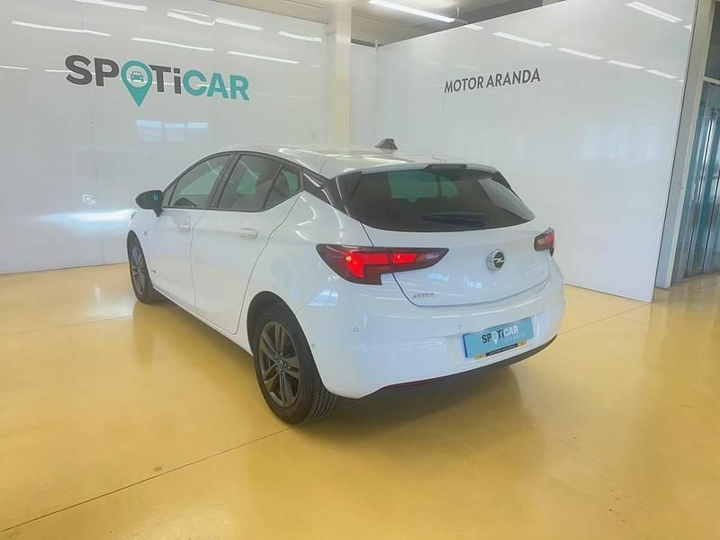 Usado Opel Astra Design & Tech 122 CV (89 kW) 2021 Blanco Berlina