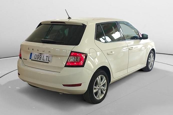 Usado Skoda Fabia Ambition 95 CV (69 kW) 2021 Utilitario