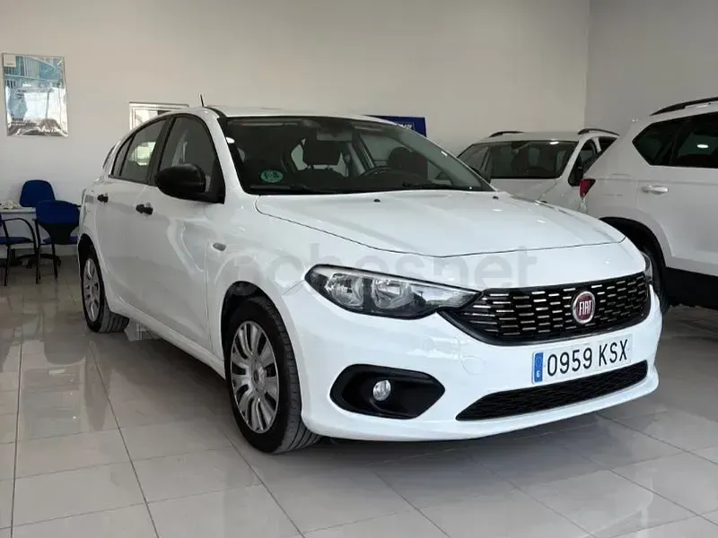 Usado Fiat Tipo Lounge 95 CV (69 kW) 2019 Blanco Berlina