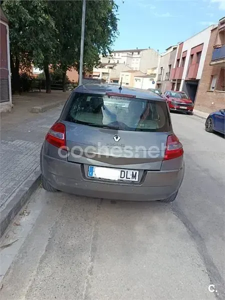 Usado Renault Mégane GrandTour Expression 100 CV (73 kW) 2005 Gris / plata Familiar