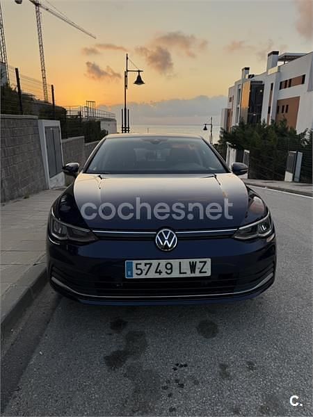 Usado VW Golf VIII Life 110 CV (80 kW) 2021 Azul Berlina