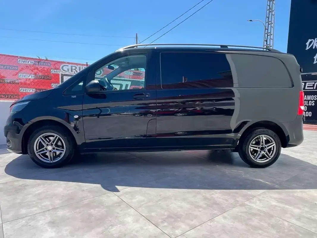 Usado Mercedes Vito 88 CV (64 kW) 2018 Negro Van