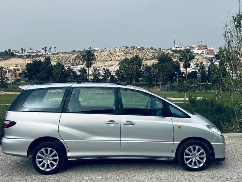 Usado Toyota Previa Luna 116 CV (85 kW) 2003 Gris / plata Monovolumen