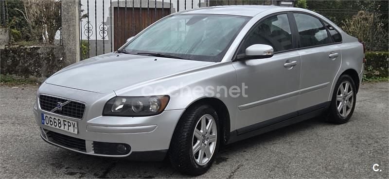 Usado Volvo S40 Momentum 136 CV (100 kW) 2007 Gris / plata Berlina
