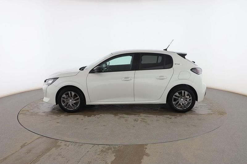 Usado Peugeot 208 Style 101 CV (74 kW) 2021 Blanco Utilitario