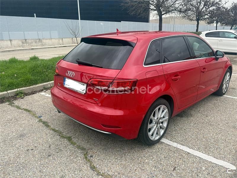 Usado Audi A3 Design 110 CV (80 kW) 2017 Rojo Berlina
