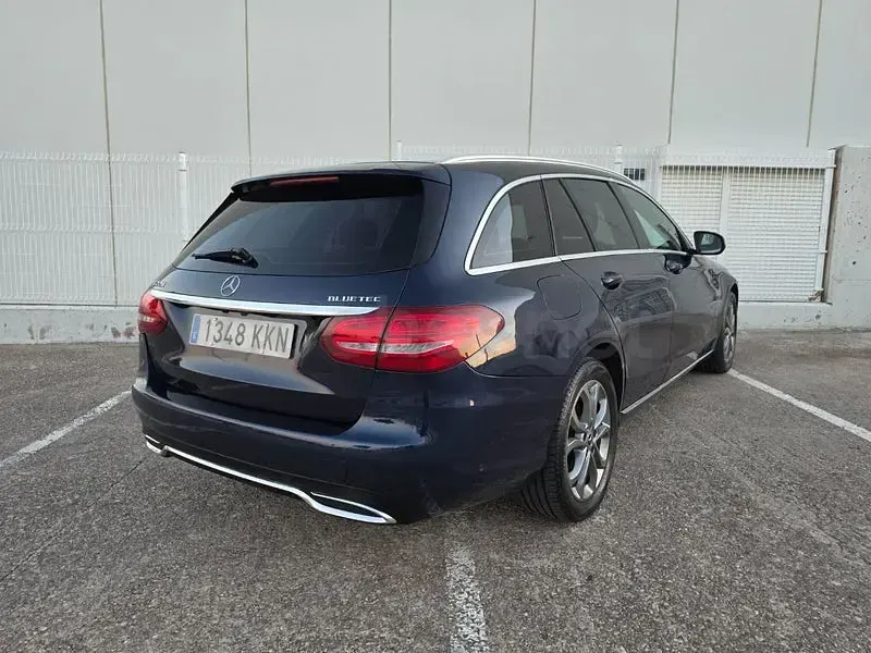 Usado Mercedes C220 170 CV (125 kW) 2018 Azul Familiar