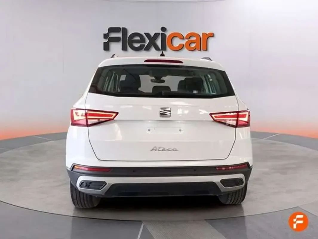 Usado Seat Ateca Style 150 CV (110 kW) 2023 Blanco SUV
