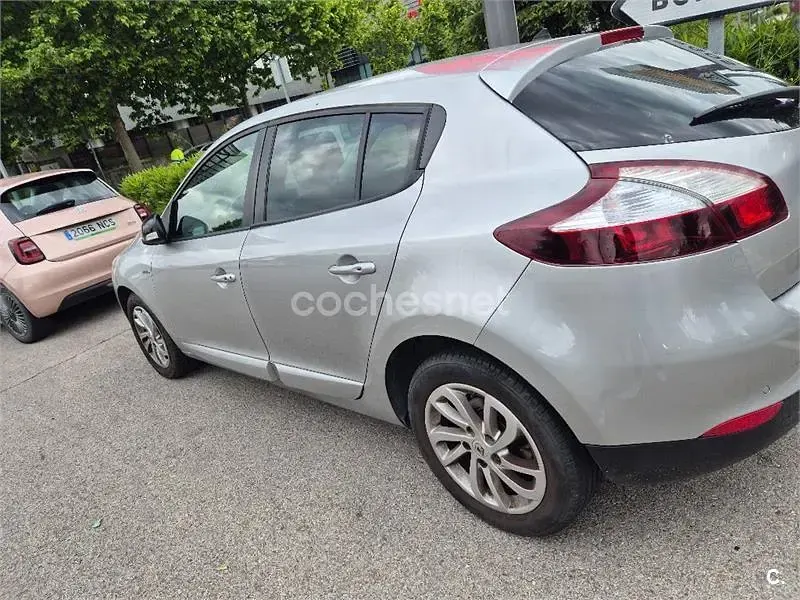 Begagnad Renault Mégane LIMITED 110 HK (80 kW) 2015 Grå Sedan