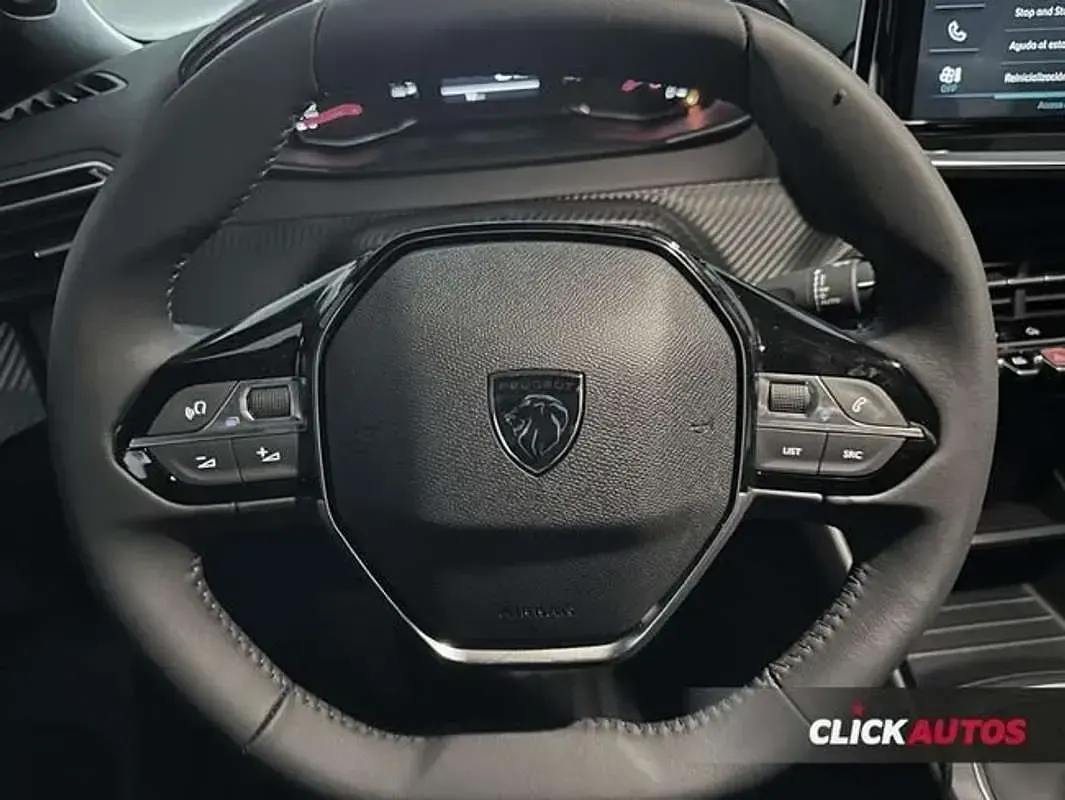 Usado Peugeot 2008 Active 101 CV (74 kW) 2023 Gris SUV