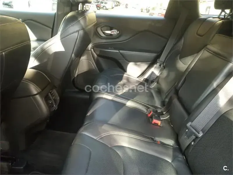 Usado Jeep Cherokee Limited 200 CV (147 kW) 2015 Negro SUV