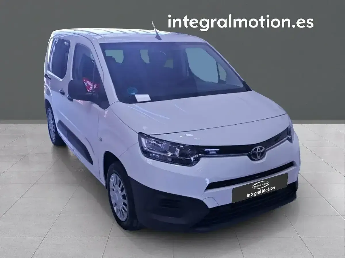 Usado Toyota Proace Verso City 102 CV (75 kW) 2024 Blanco Familiar