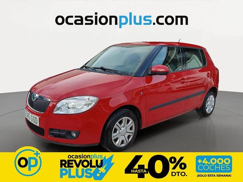 Usado Skoda Fabia 70 CV (51 kW) 2009 Rojo Utilitario