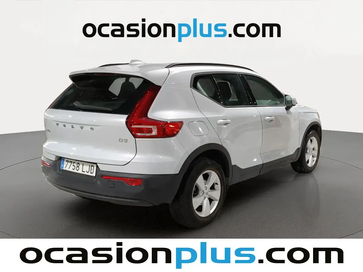 Usado Volvo XC40 150 CV (110 kW) 2020 Gris plata SUV