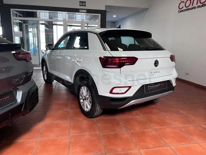 Usado VW T-Roc Business 115 CV (84 kW) 2024 Blanco SUV