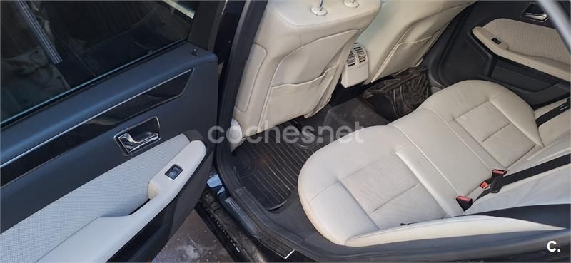 Usado Mercedes E220 Avantgarde 170 CV (125 kW) 2011 Negro Berlina