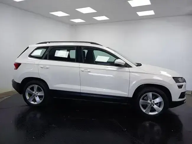 Usado Skoda Karoq Ambition 150 CV (110 kW) 2020 Blanco SUV