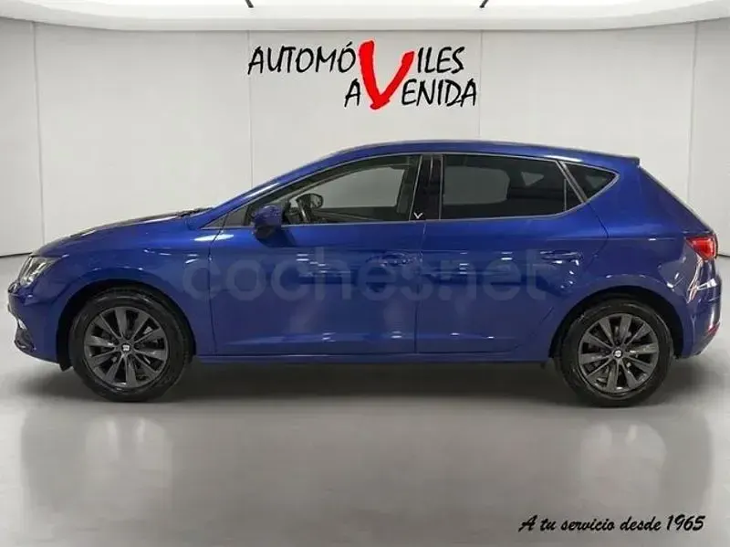 Usado Seat Leon Style 130 CV (95 kW) 2019 Azul Berlina