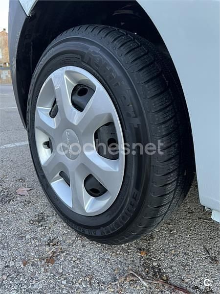 Usado Dacia Dokker Essentiel 102 CV (75 kW) 2018 Blanco Monovolumen