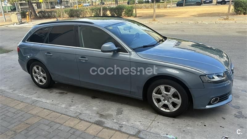 Usado Audi A4 170 CV (125 kW) 2009 Azul Familiar
