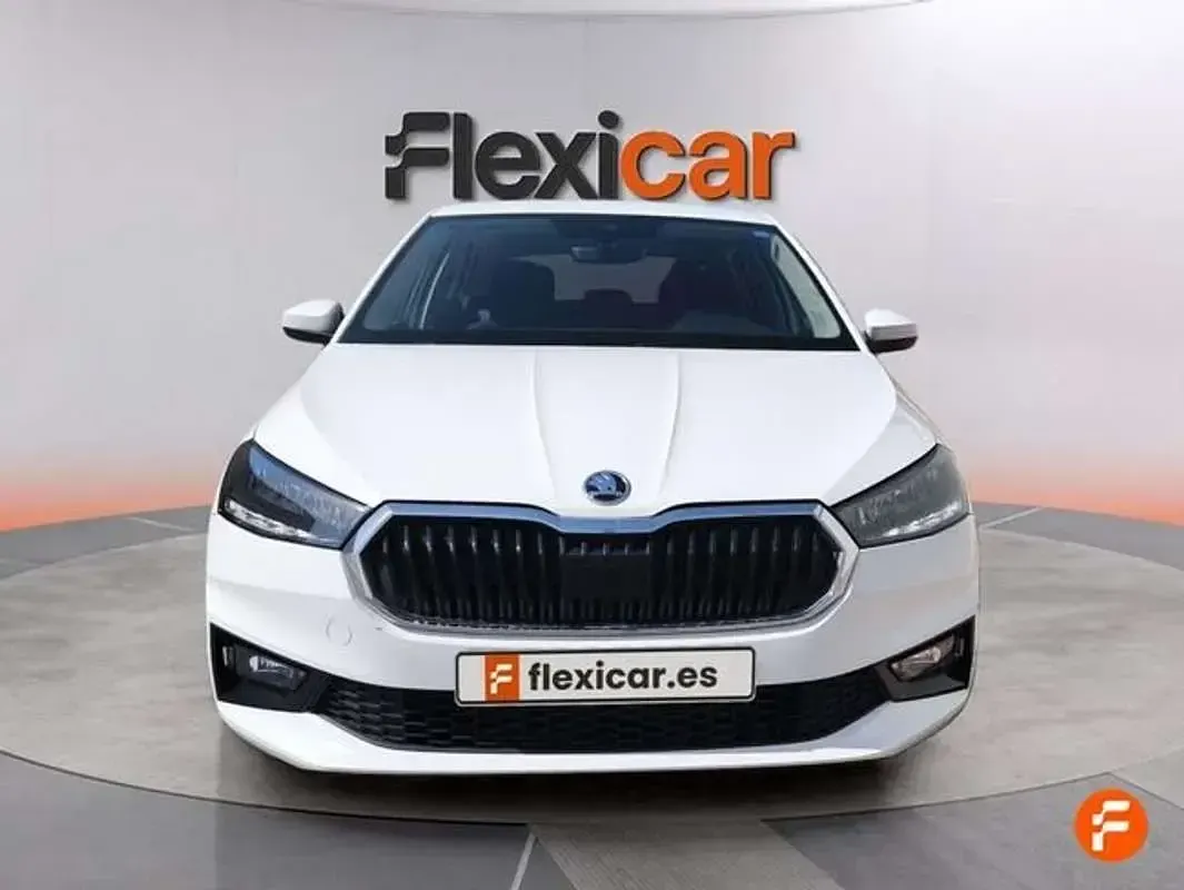 Usado Skoda Fabia Ambition 95 CV (69 kW) 2023 Blanco Utilitario