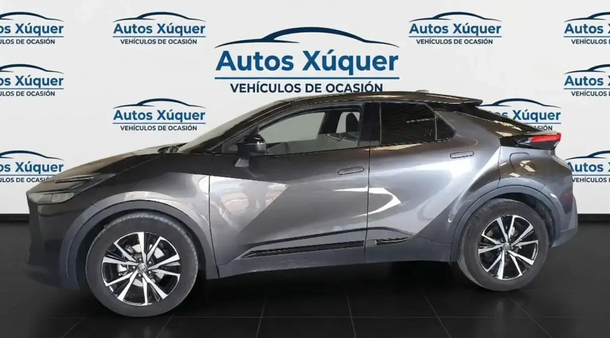 Usado Toyota C-HR Business Edition 140 CV (102 kW) 2025 Gris SUV