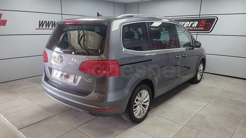 Usado VW Sharan Advance 177 CV (130 kW) 2013 Gris / plata Monovolumen