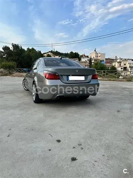 Usado BMW 525 Sport Line 163 CV (119 kW) 2004 Gris / plata Berlina