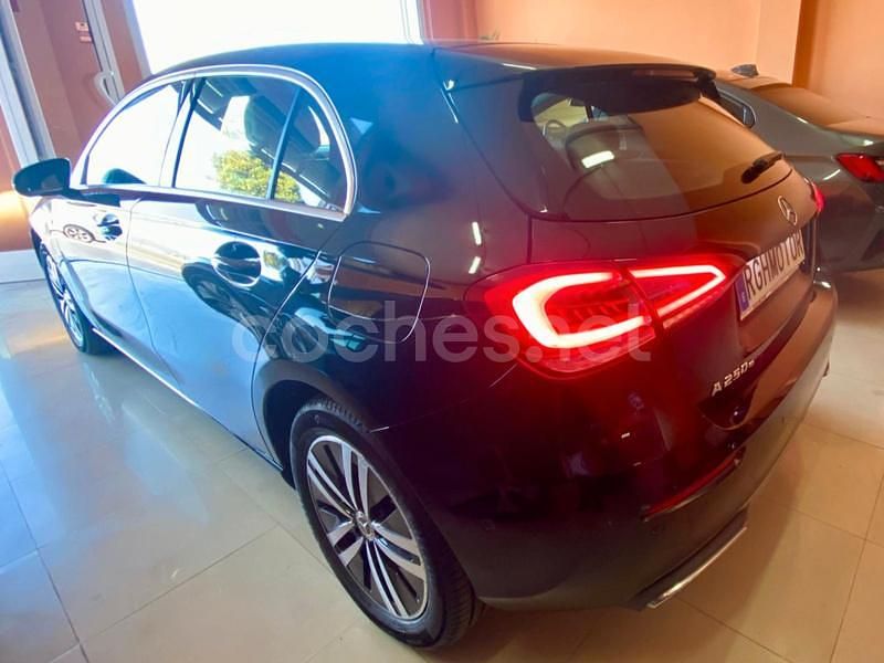 Usado Mercedes A250 218 CV (160 kW) 2021 Negro Berlina