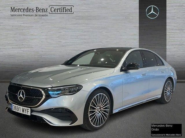 Usado Mercedes E220 AMG line 197 CV (144 kW) 2025 Plata hightech Berlina