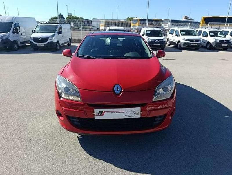 Usado Renault Mégane III 106 CV (77 kW) 2009 Rojo Berlina