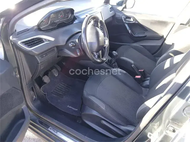 Usado Peugeot 208 Style 82 CV (60 kW) 2016 Azul Utilitario