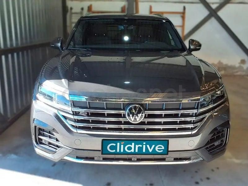 Usado VW Touareg 231 CV (169 kW) 2021 Gris / plata SUV
